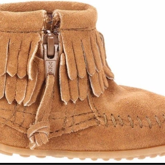 New in box Minnetonka boots - Picture 2 of 6